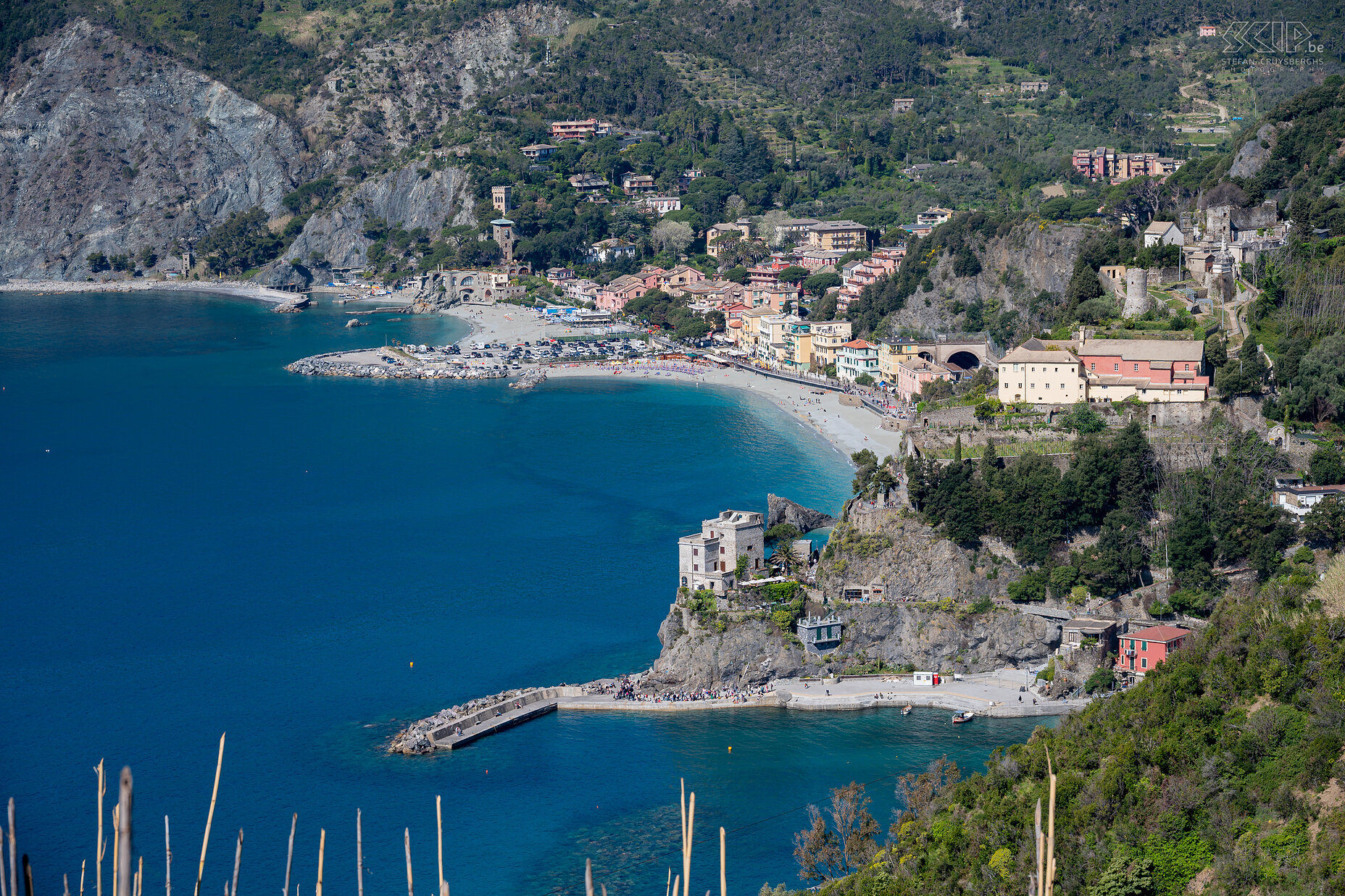 Monterosso al Mare Monterosse al Mare is the northernmost village of the Cinque Terre, the largest and the only one with a sandy beach. Like the other villages of the Cinque Terre, it is difficult to reach by car, but it does have a train station. The village is split in two by a protruding rock, with a monastery on top. We arrived there after a beautiful walk from Vernazza. Stefan Cruysberghs